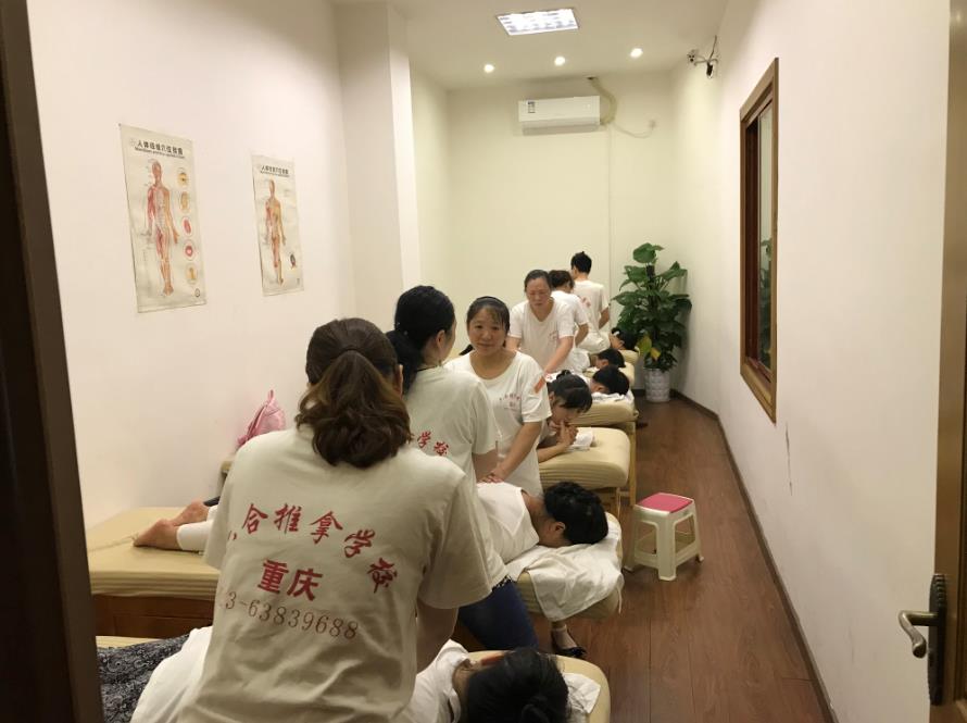 你知道怎么找按摩穴位嗎？中醫推拿培訓學校來教你
