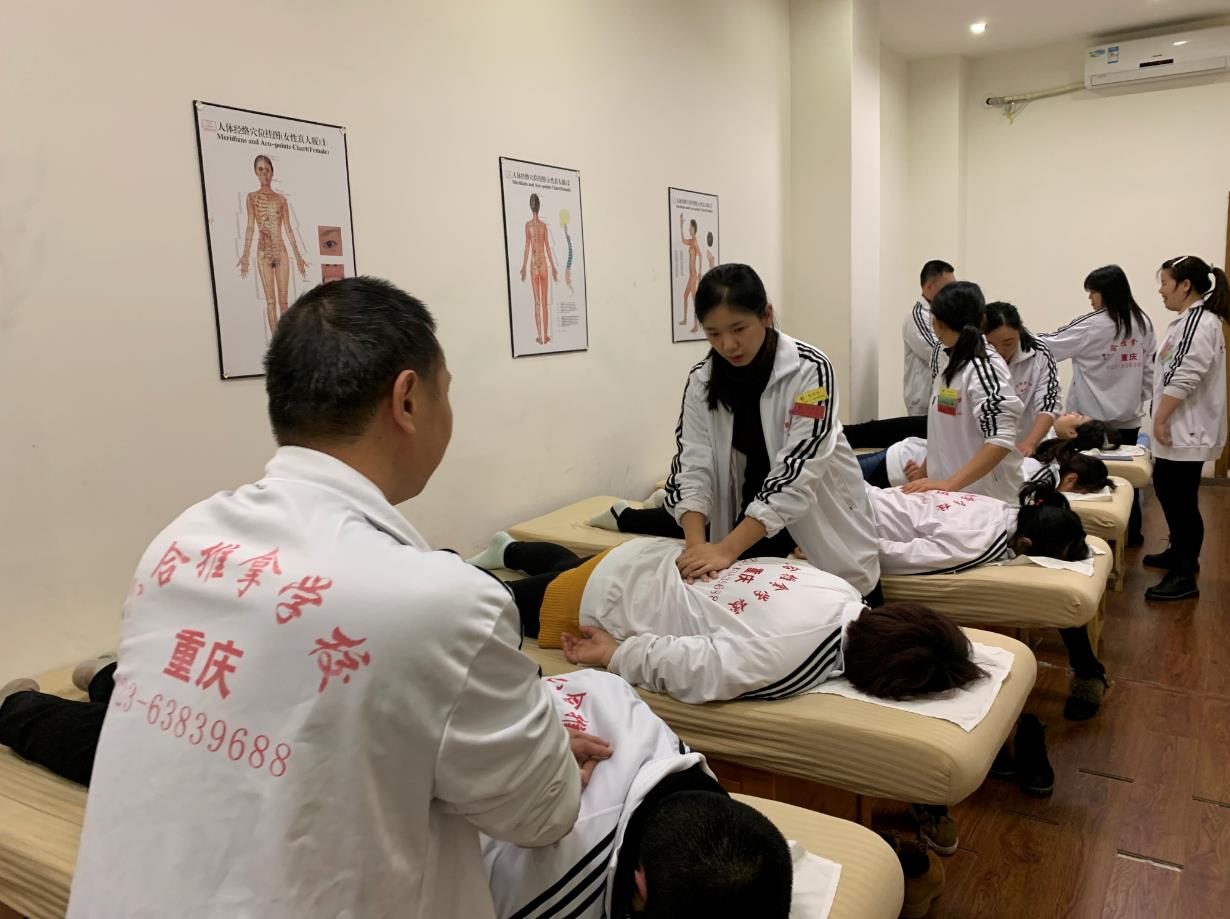 推拿培訓(xùn)學(xué)校跟您分享3個(gè)穴位，長(zhǎng)期推拿遠(yuǎn)離亞健康